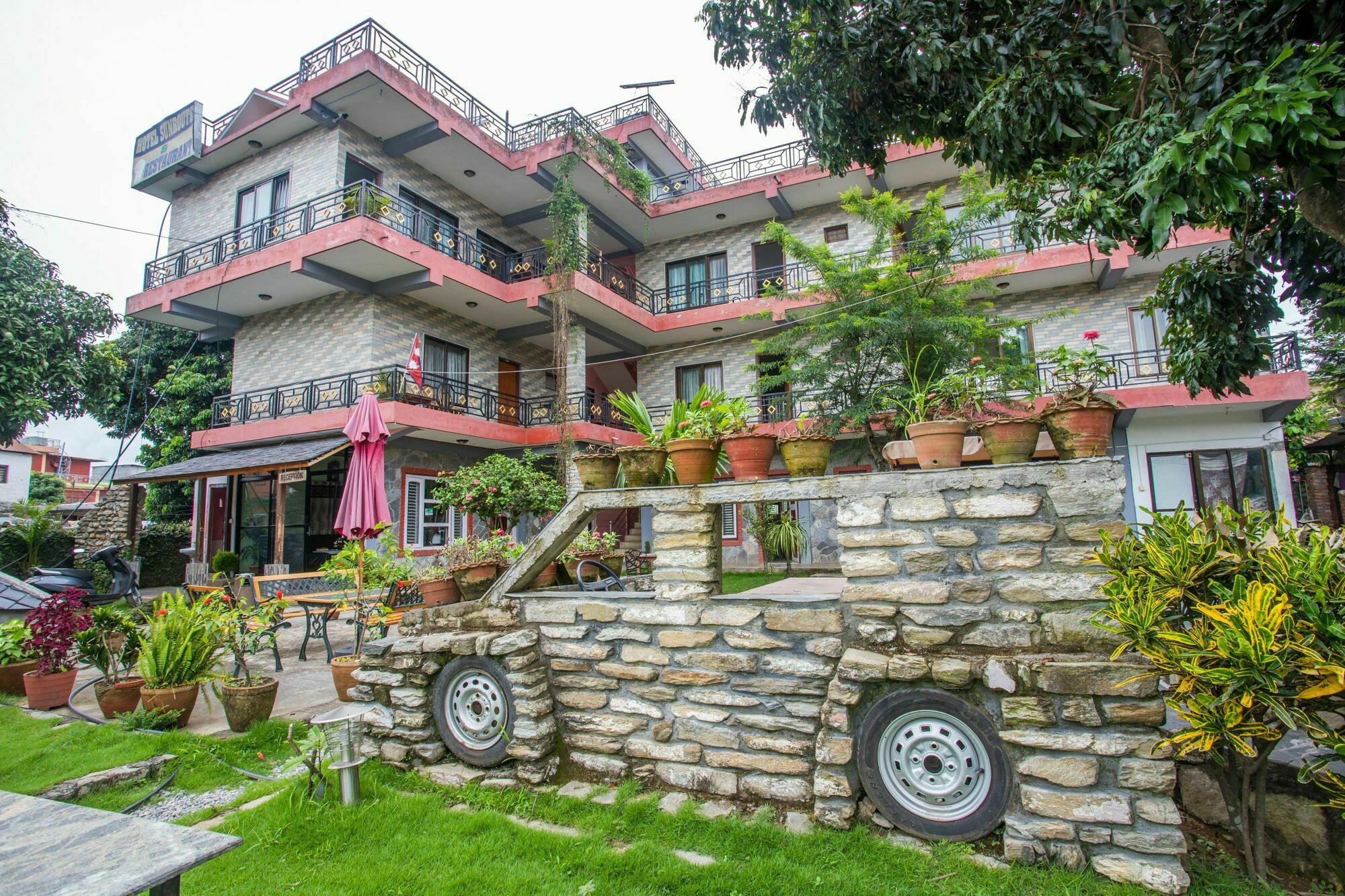 Hotel Glory Garden Pokhara Eksteriør bilde